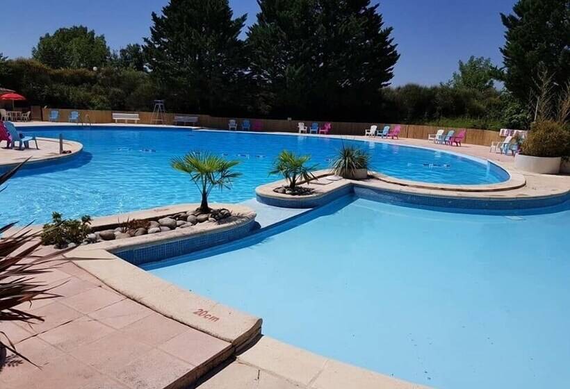 בית מלון כפרי Camping Le Faillal Cabanes Et Chalets