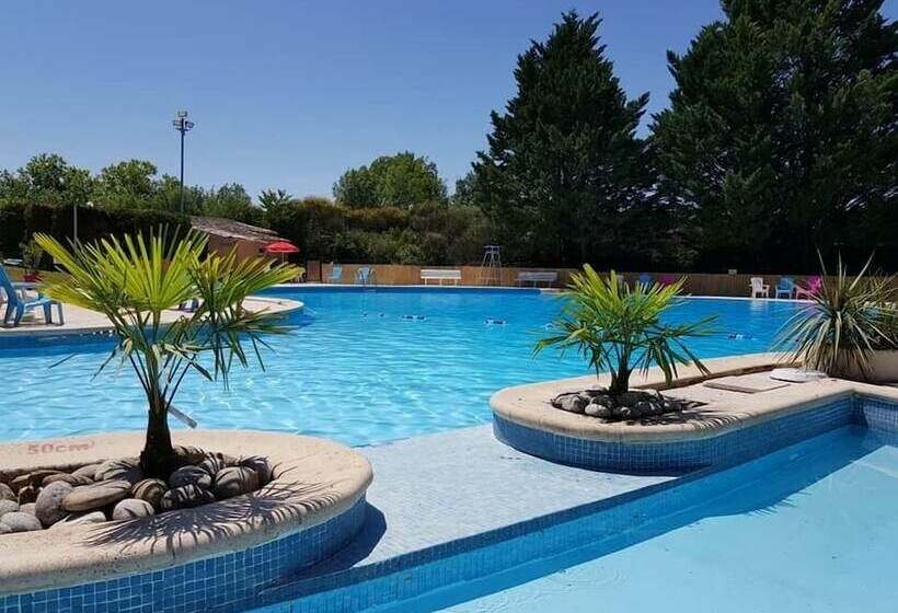 בית מלון כפרי Camping Le Faillal Cabanes Et Chalets