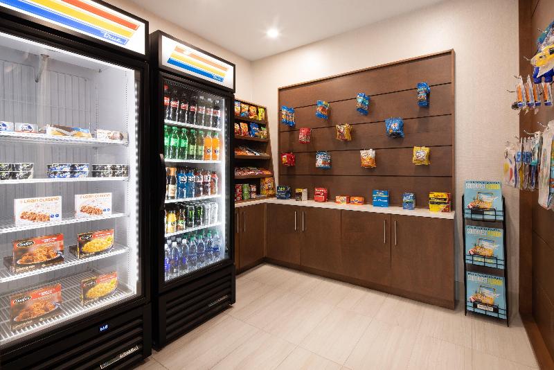 Отель Holiday Inn Express & Suites Ft Myers Beach Sanibel Gateway, An Ihg