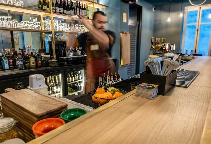 Mayrena Hotel Restaurant