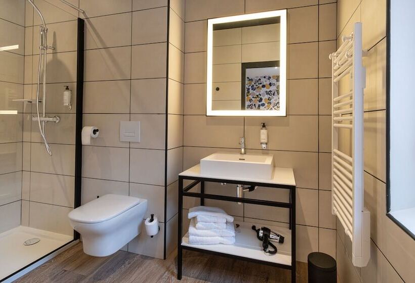 Mayrena Hotel Restaurant