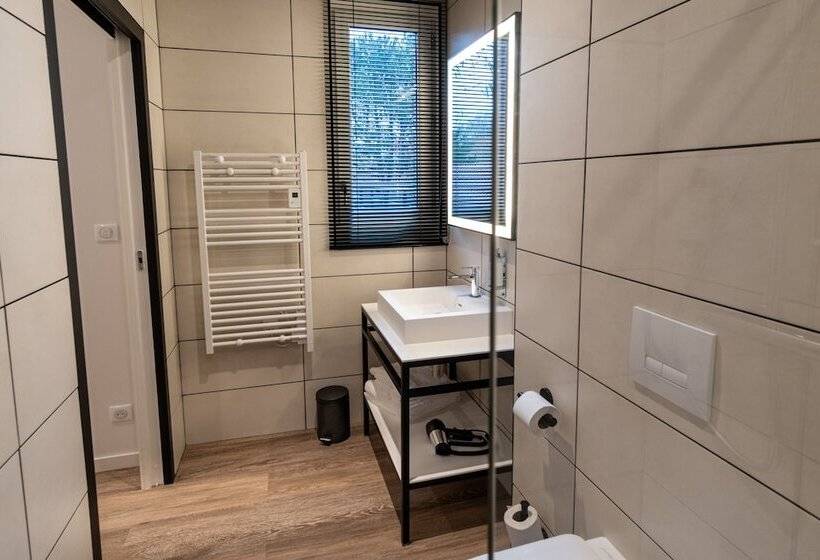 Mayrena Hotel Restaurant