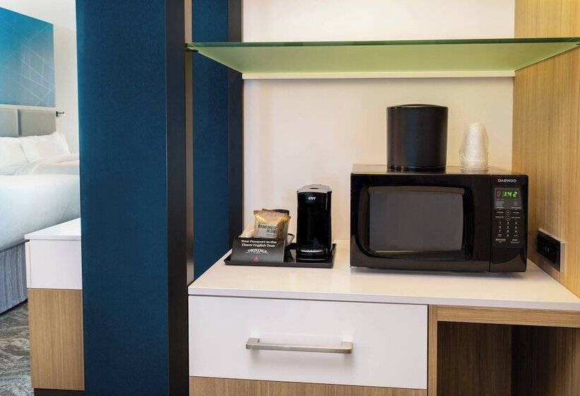 בית מלון כפרי Springhill Suites Spokane Airport