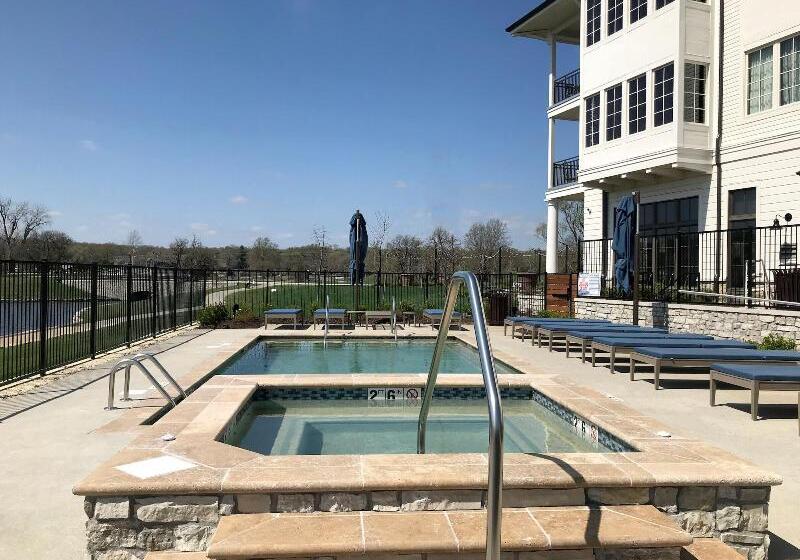 ホテル The Inn At Meadowbrook