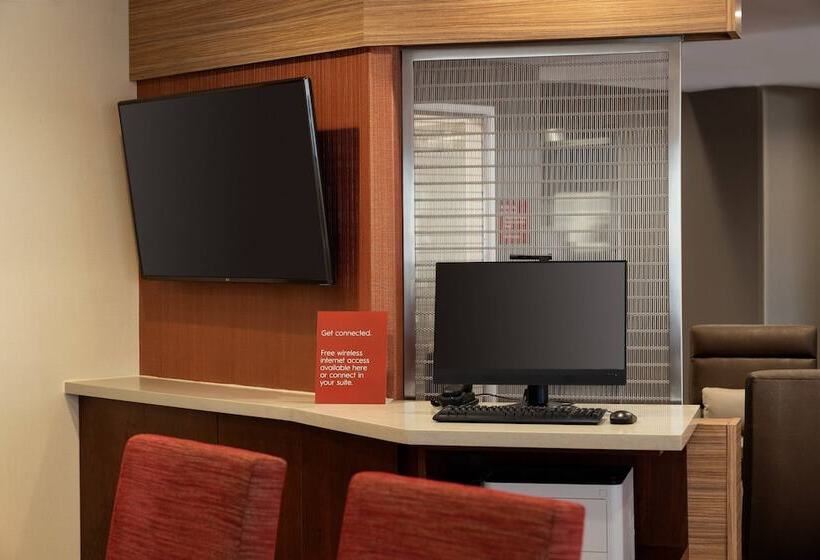 ホテル Towneplace Suites Fresno Clovis