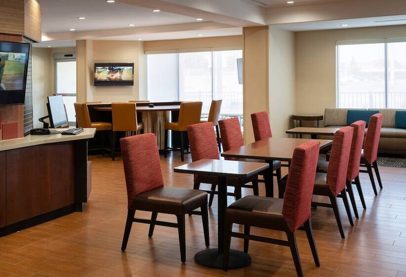 هتل Towneplace Suites Fresno Clovis