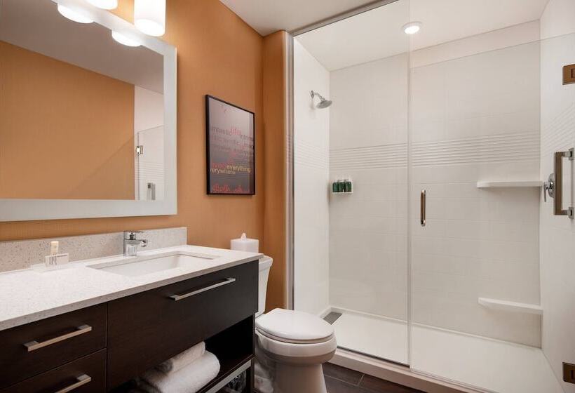 هتل Towneplace Suites Fresno Clovis