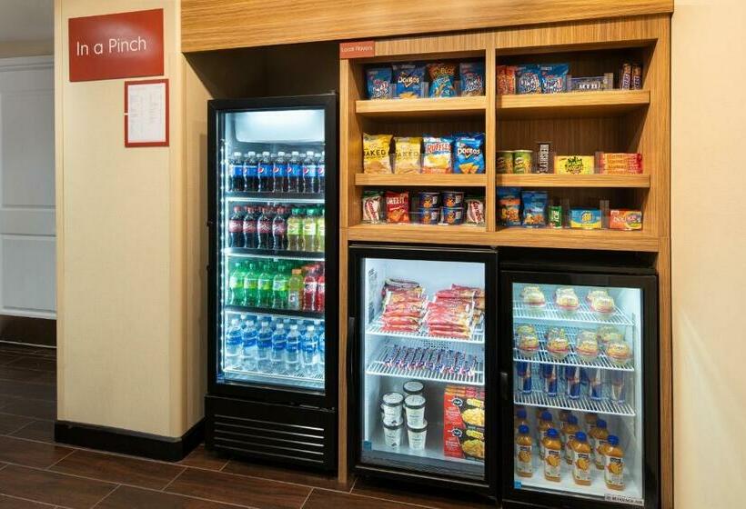 هتل Towneplace Suites Fresno Clovis