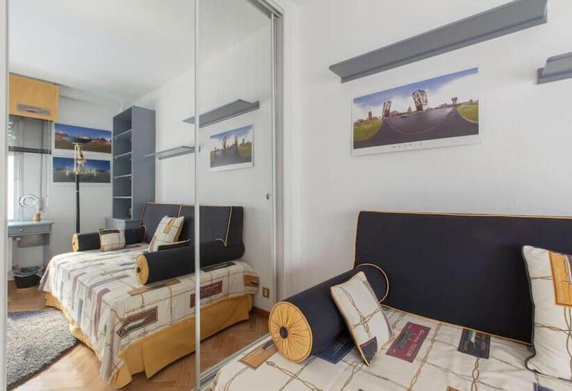 Modern B&b Somosaguas