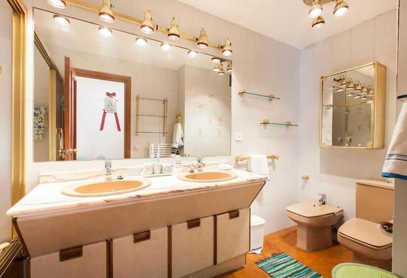 Modern B&b Somosaguas