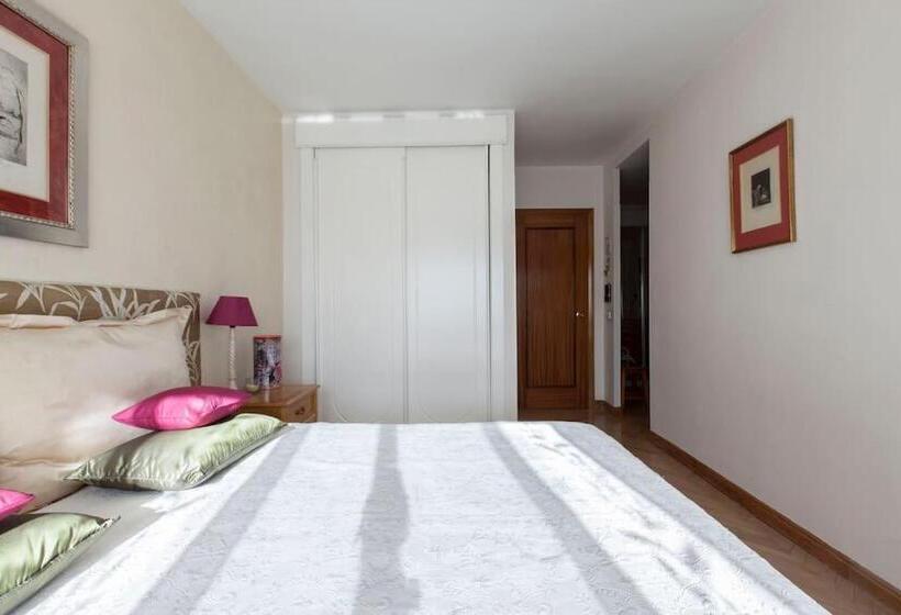 Modern B&b Somosaguas