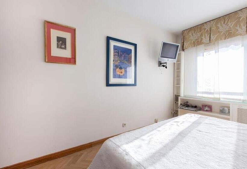 Modern B&b Somosaguas