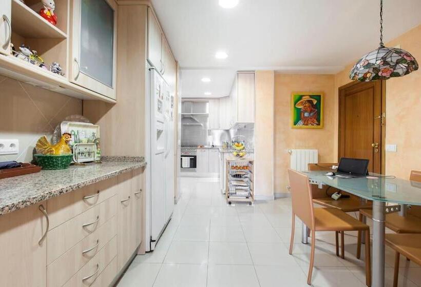 Modern B&b Somosaguas