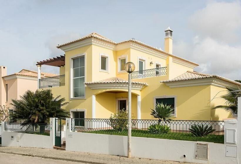 بنسيون Laguna Formosa