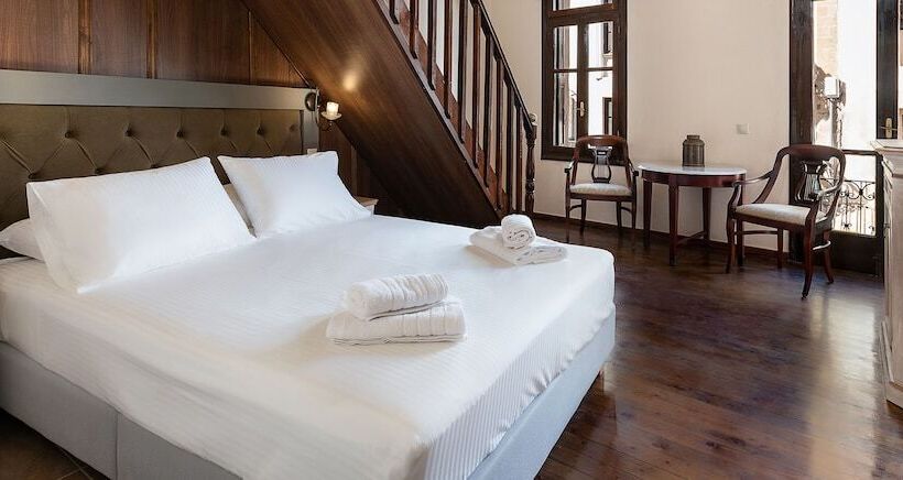 פנסיון Old Town Suites