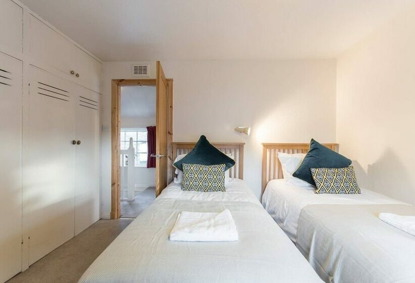 Quirky Cottage Heart Of St Andrews