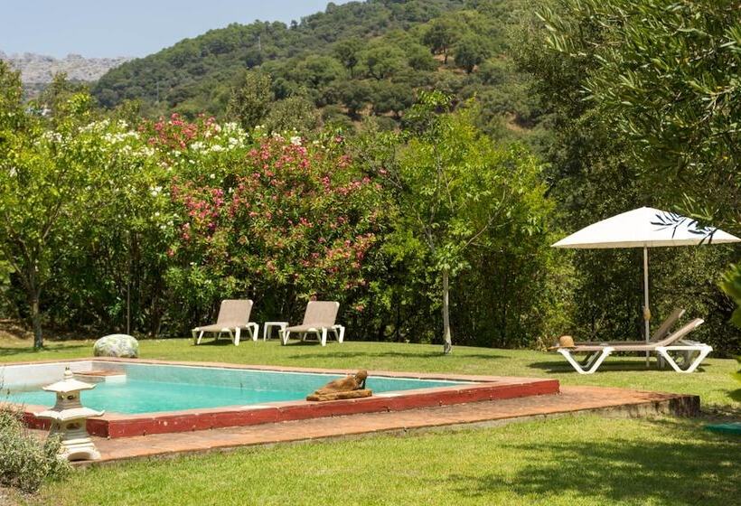 منتجع Secret Garden Retreats