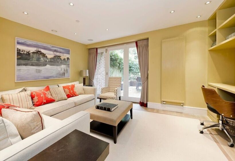 4 Bedroom House, Holland Park