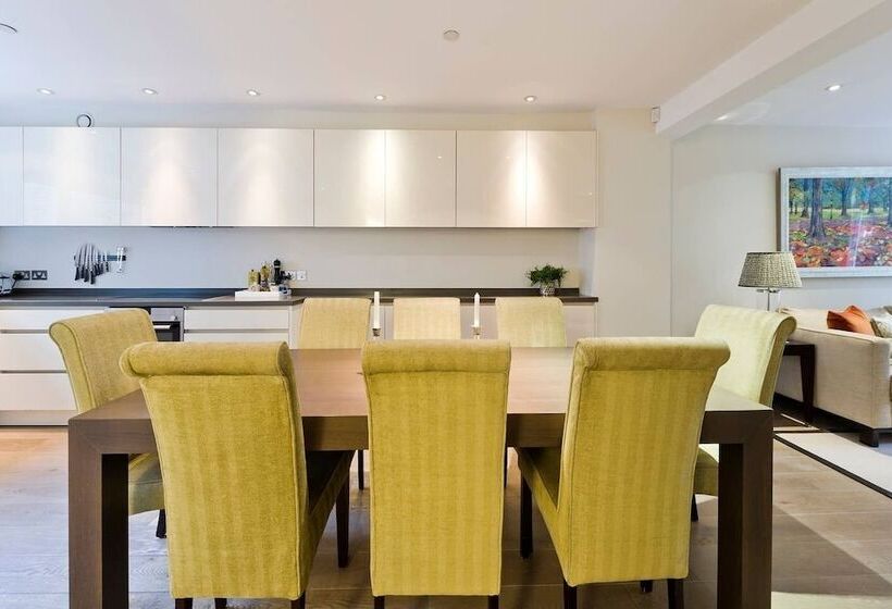 4 Bedroom House, Holland Park