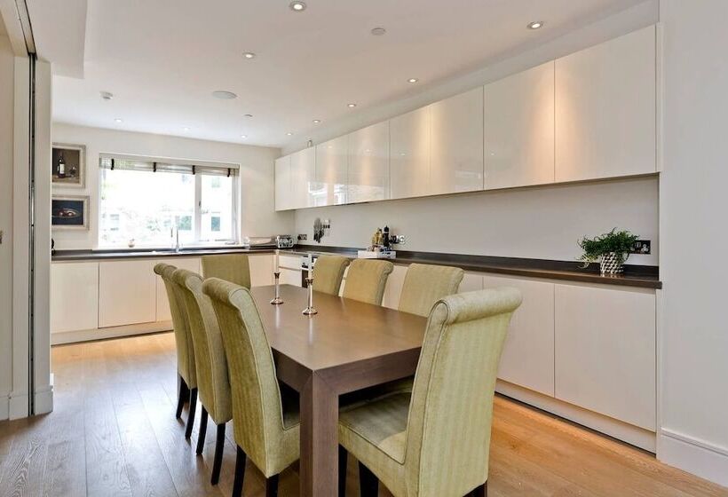 4 Bedroom House, Holland Park