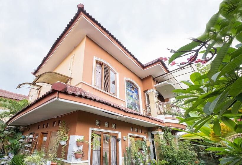 فندق صغير Puri Arsita Residence By Oyo Rooms