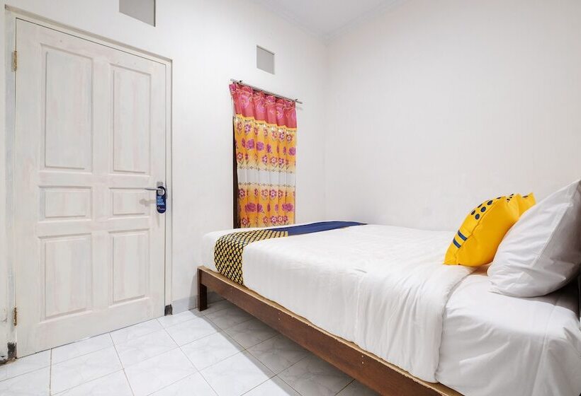 فندق صغير Puri Arsita Residence By Oyo Rooms