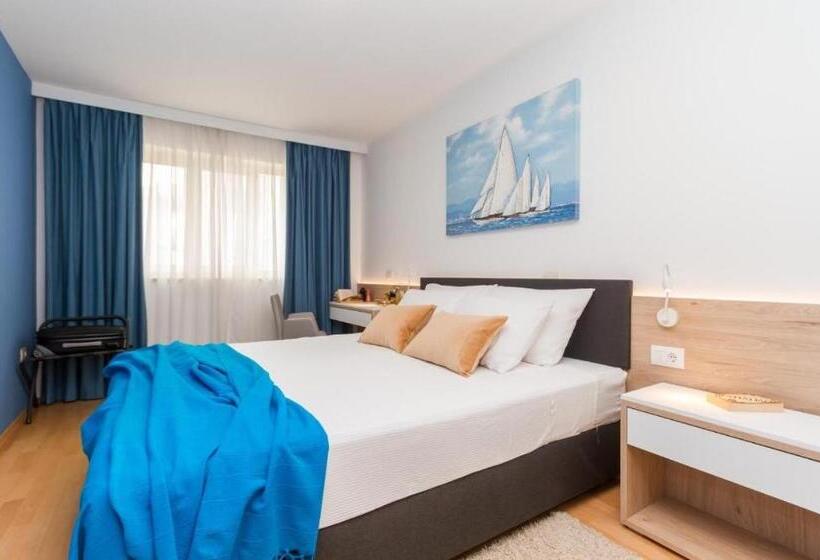 Garden Palace Resort