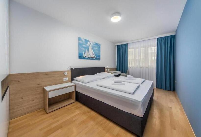 Garden Palace Resort