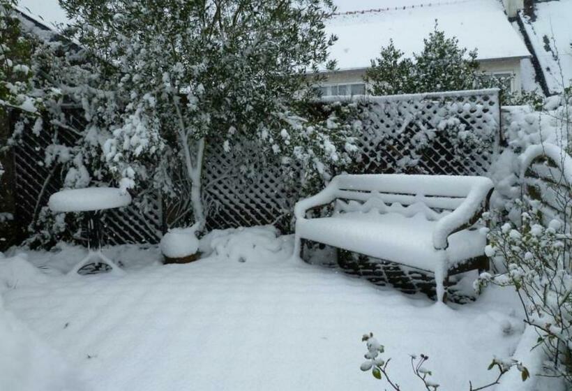 민박 Giverny Cottage