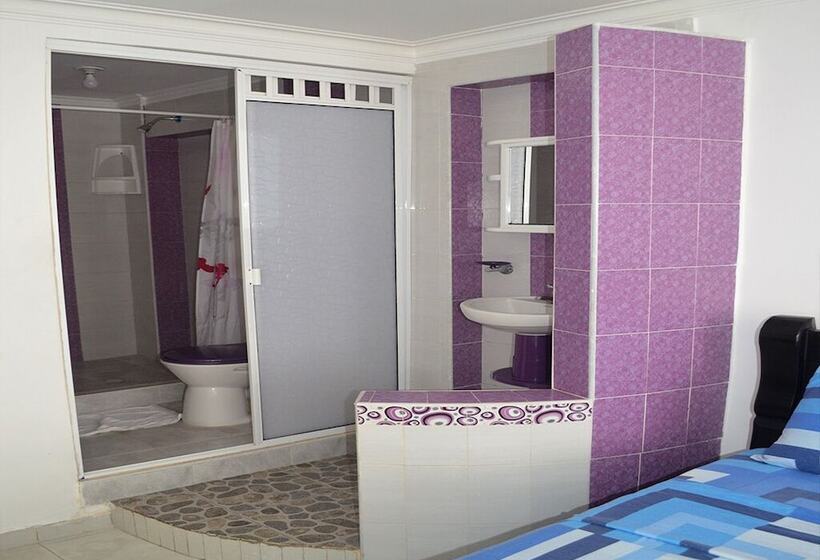 فندق فئة نجمة واحدة Posada Cocos Place