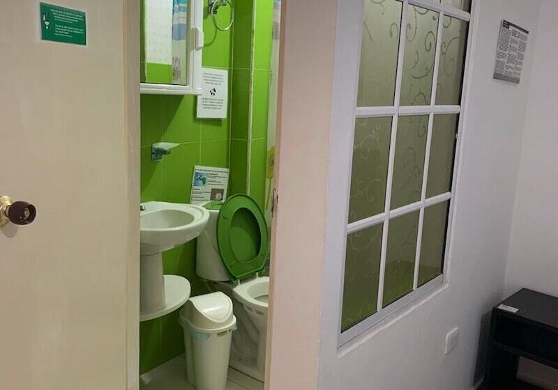 فندق فئة نجمة واحدة Posada Cocos Place