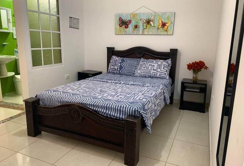 فندق فئة نجمة واحدة Posada Cocos Place