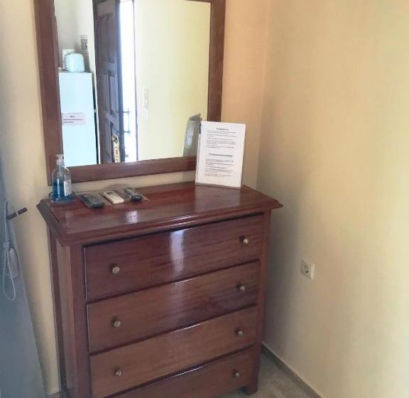 בית מלון כפרי Acropolis