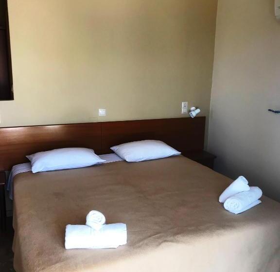 בית מלון כפרי Acropolis