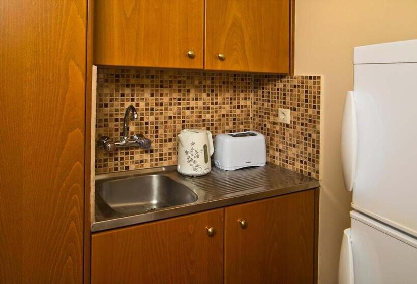 בית מלון כפרי Acropolis