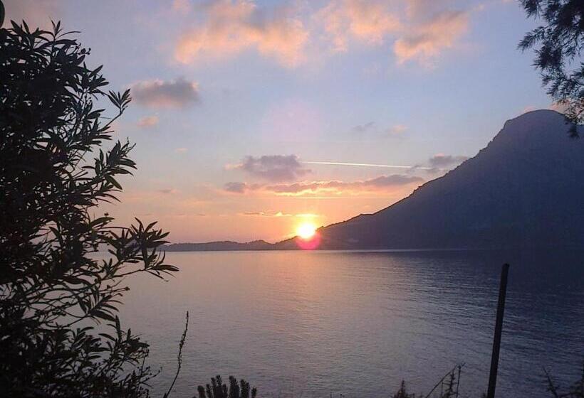 בית מלון כפרי Acropolis