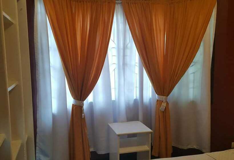 هتل Citadel Alona Inn