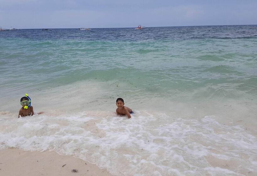 هتل Citadel Alona Inn