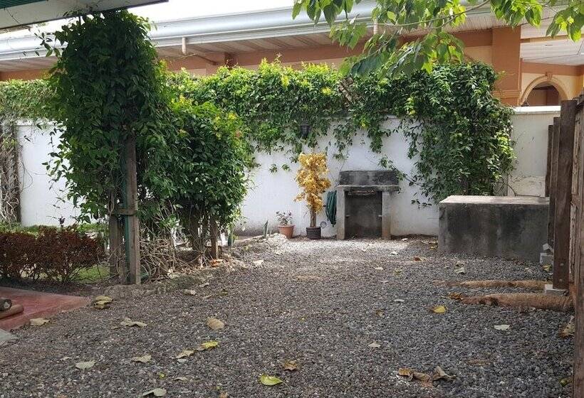 هتل Citadel Alona Inn