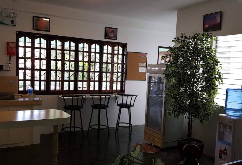 هتل Citadel Alona Inn