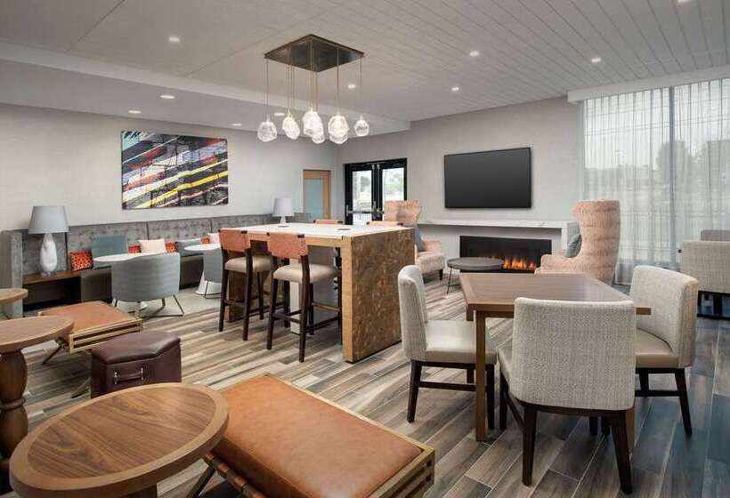 בית מלון כפרי Hampton Inn Boston Logan Airport Chelsea