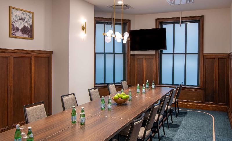 هتل Hilton Garden Inn Flint Downtown