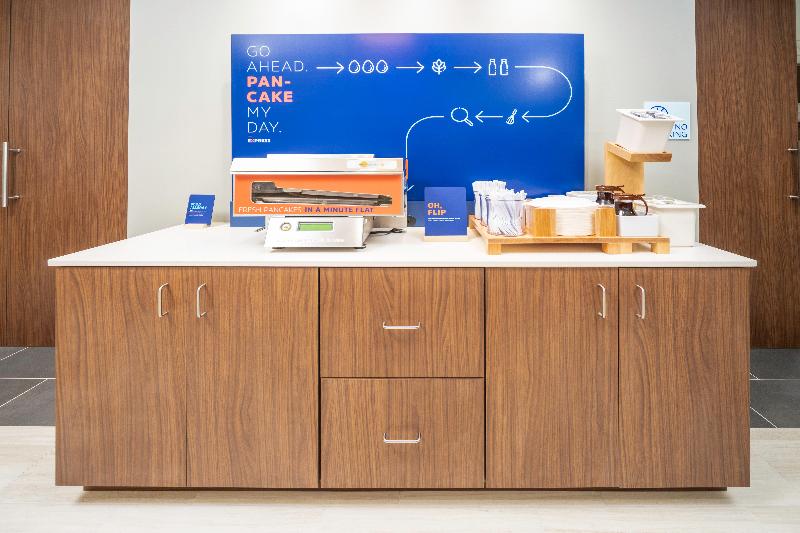 فندق Holiday Inn Express & Suites   Fort Myers Airport, An Ihg