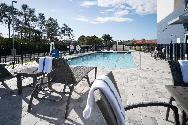 בית מלון כפרי Holiday Inn Express & Suites   Fort Myers Airport, An Ihg