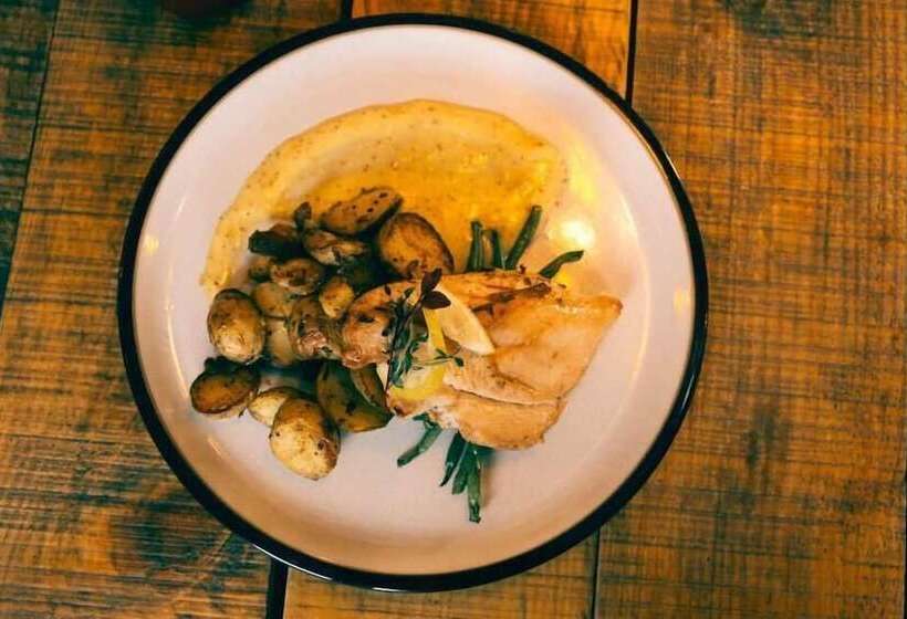 בית מלון כפרי Lodge At Tap Haus