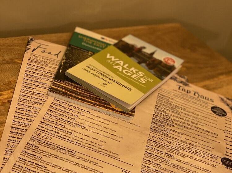 בית מלון כפרי Lodge At Tap Haus