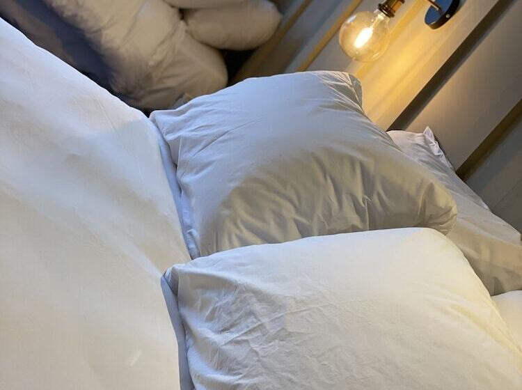 בית מלון כפרי Lodge At Tap Haus