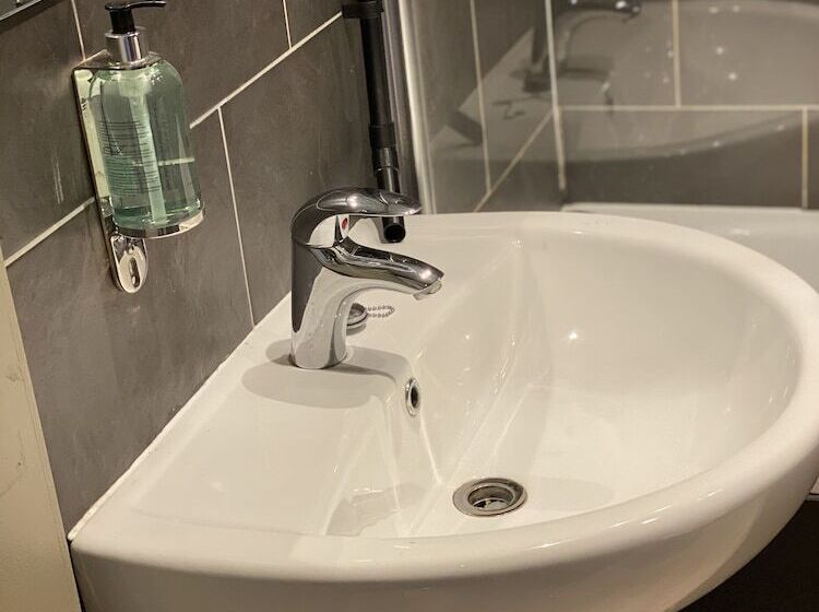 בית מלון כפרי Lodge At Tap Haus