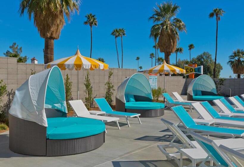 مُتل The Cole Adults Only