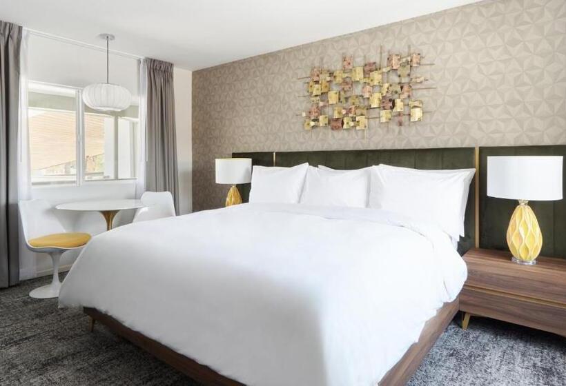 مُتل The Cole Adults Only